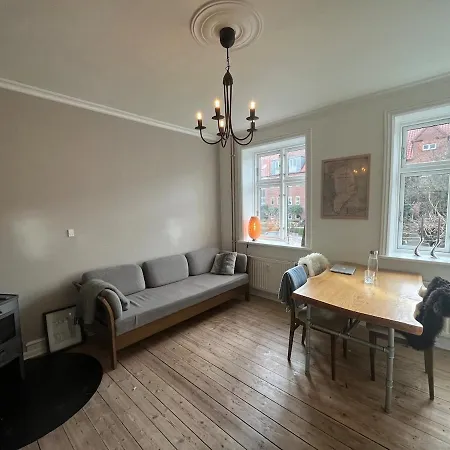 Cozy With Garden & Free Parking Apartment Copenhagen