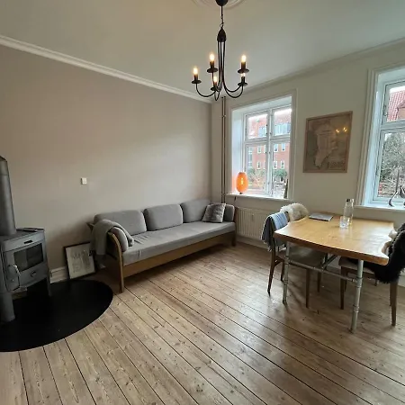 Cozy With Garden & Free Parking *